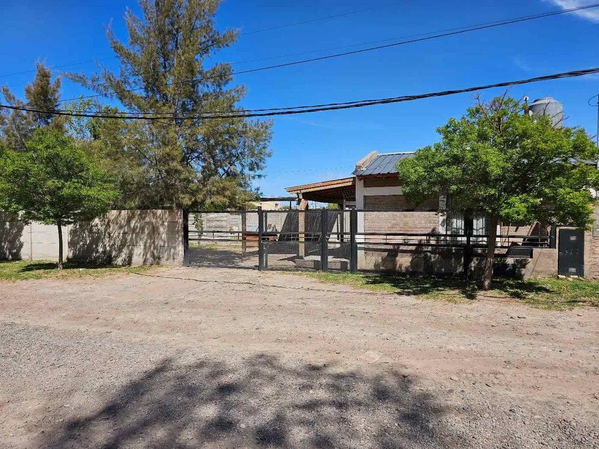 VENTA 2 CASAS CALLE JAMAICA 267 CATRIEL RIO NEGRO 2