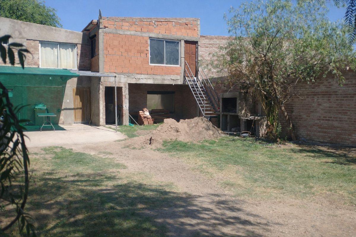 VENTA DUPLEX Y CASA A TERMINAR