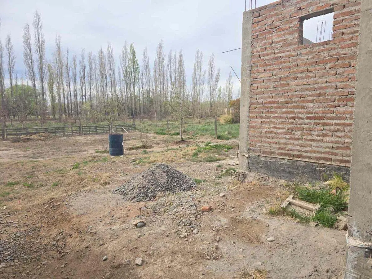 VENTA LOTE CON AVANCES DE OBRA EN LA CLEMENTINA 4