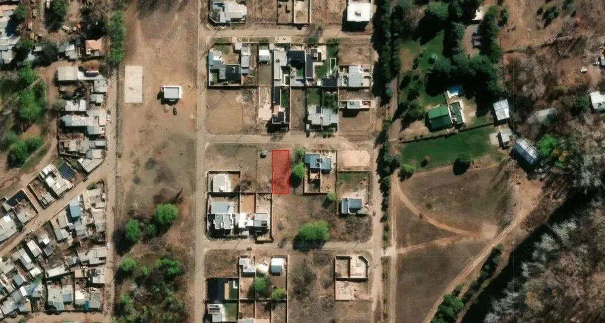 VENTA LOTE 384 m2, Bº LOS FRUTALES, PLOTTIER 5