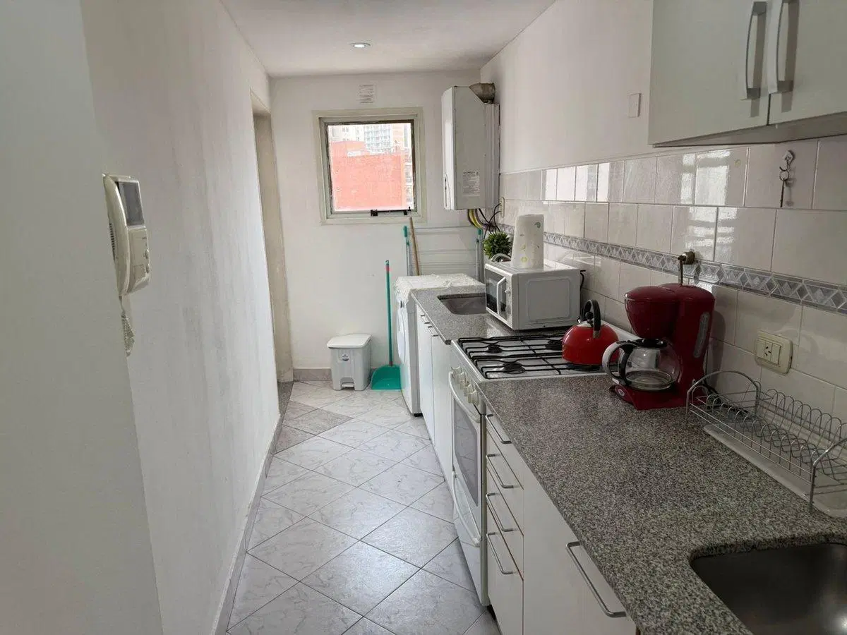 VENTA DEPARTAMENTO 2 DORM CON COCHERA/ CENTRICO 5