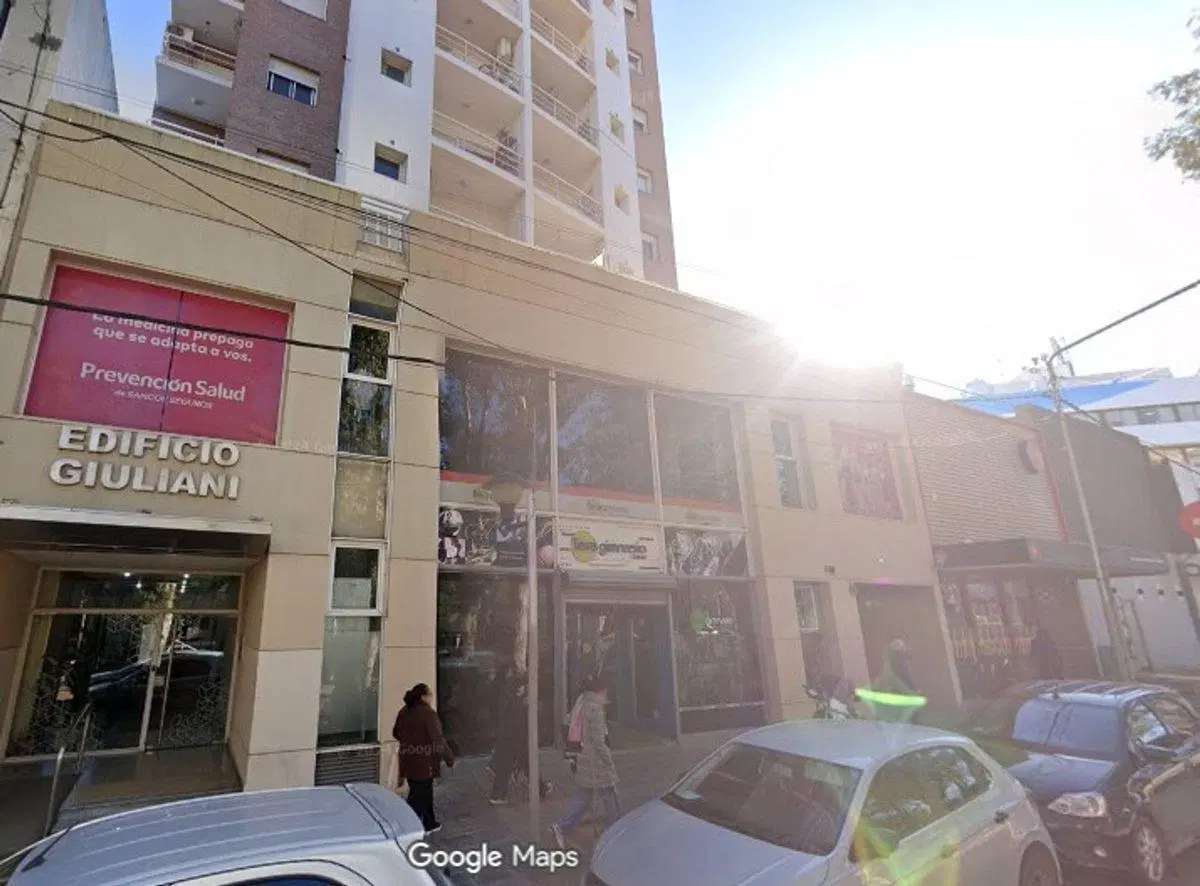 VENTA DEPARTAMENTO 2 DORM CON COCHERA/ CENTRICO 4