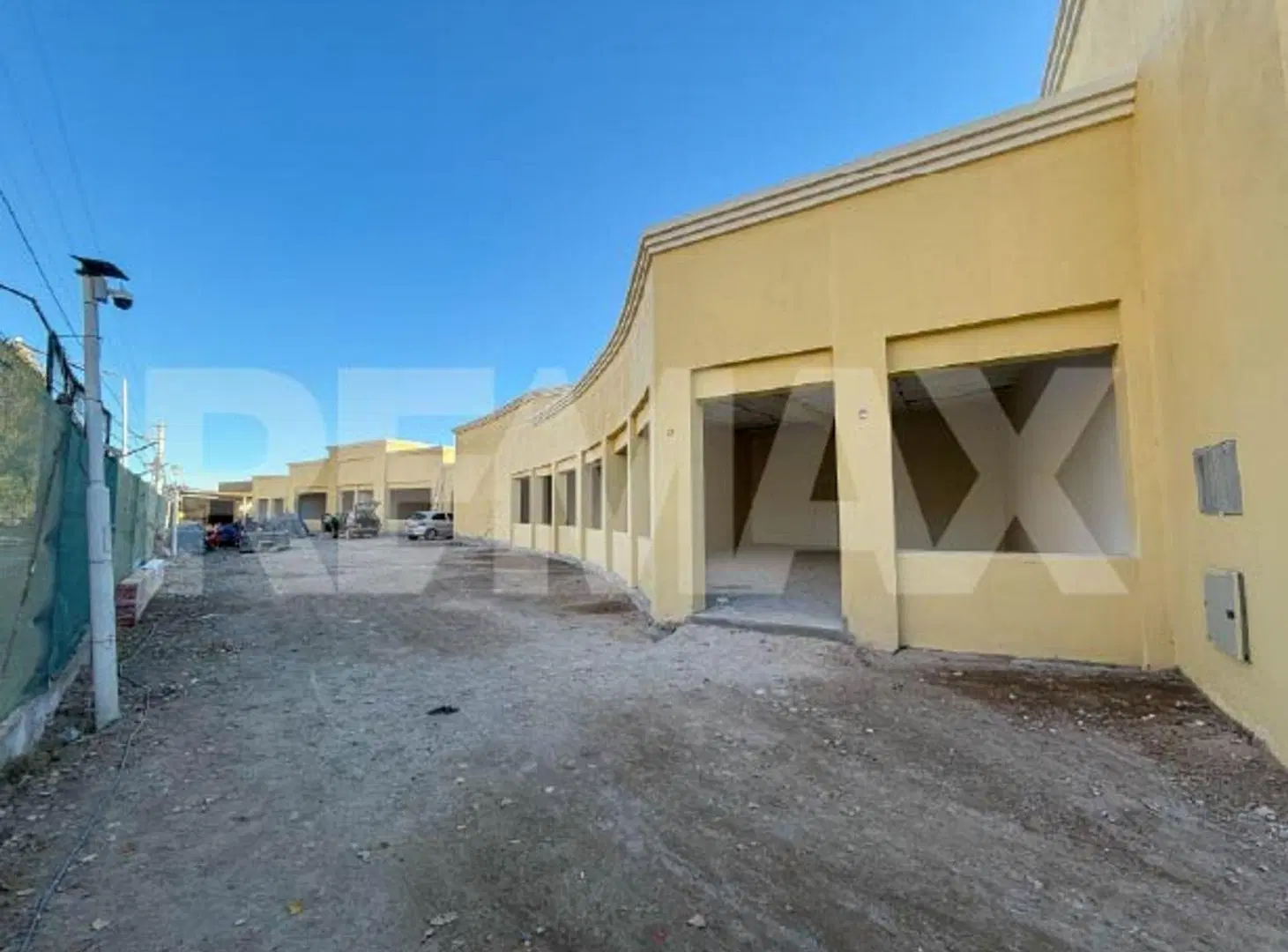 VENTA LOCALES COMERCIALES - LA RESERVA B° BOTANICO 4