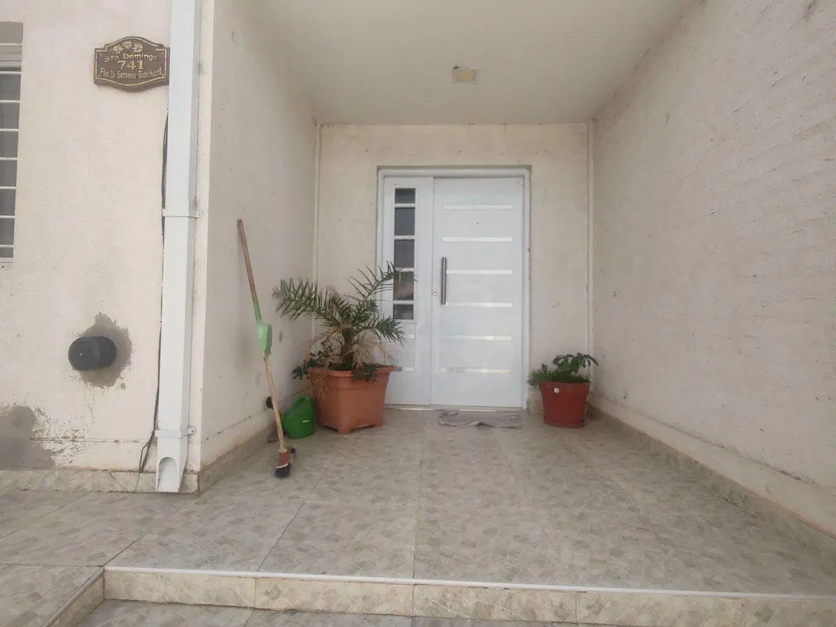 VENTA CASA 3 DORM.. STO. DOMINGO 741 CENTENARIO 4