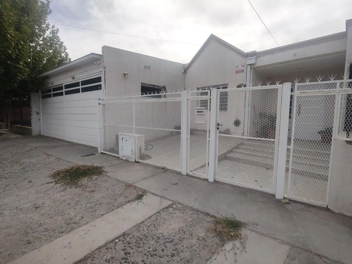 VENTA CASA 3 DORM.. STO. DOMINGO 741 CENTENARIO 2
