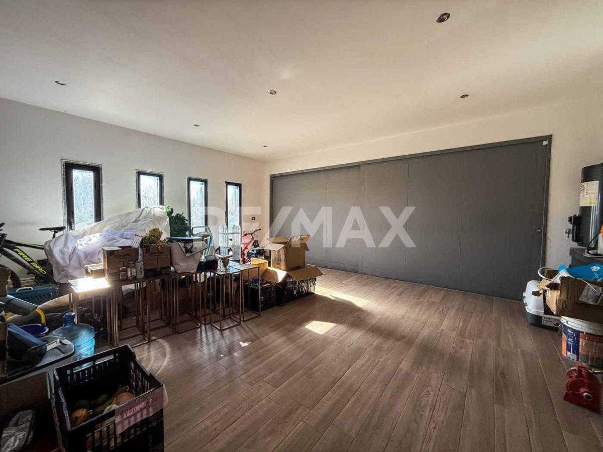 Foto de VENTA CASA 4 DORM + ESTUDIO - CANALES DE PLOTTIER, imagen 2