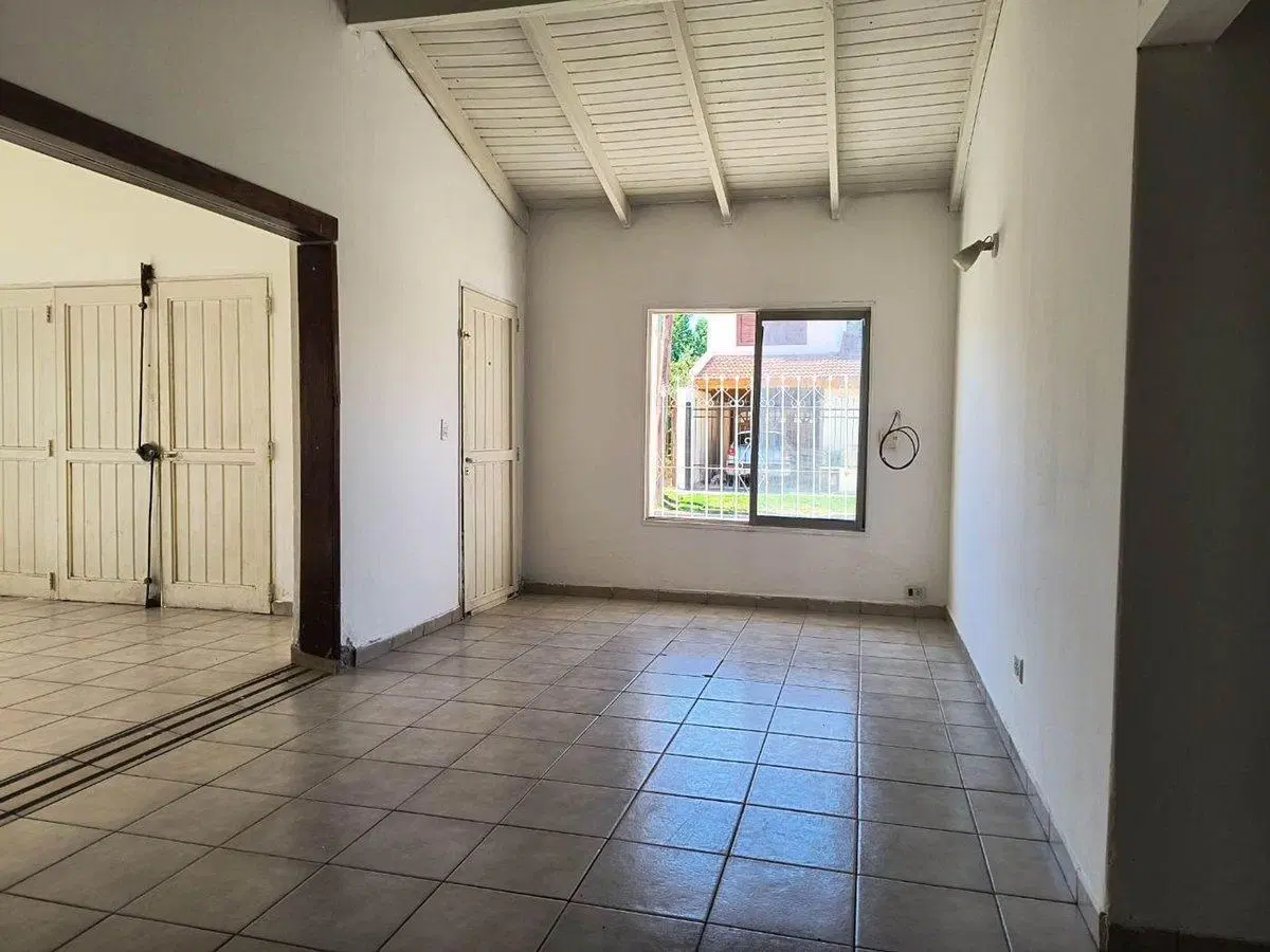 VENTA CASA DE DOS DORMITORIOS MAS DEPARTAMENTO NQN 4