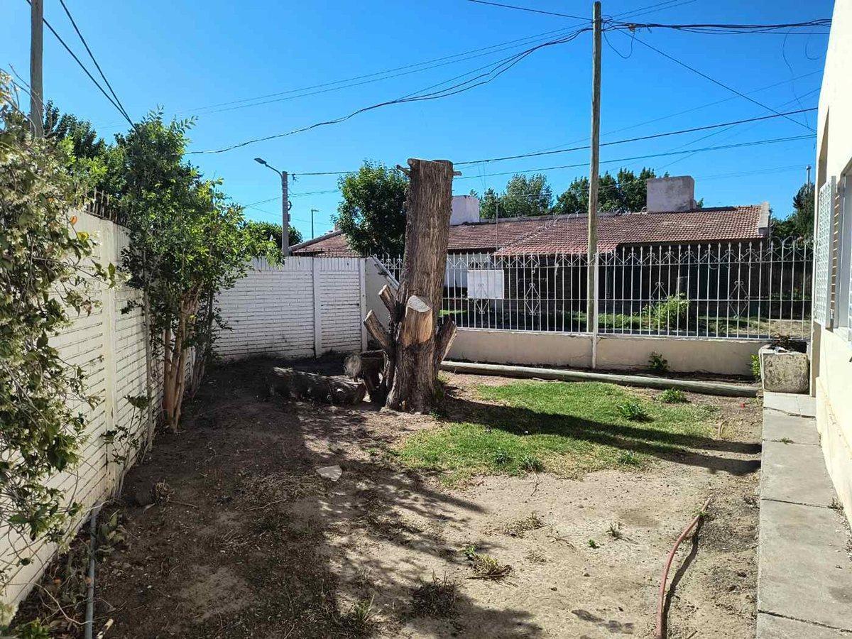 VENTA CASA DE DOS DORMITORIOS MAS DEPARTAMENTO NQN