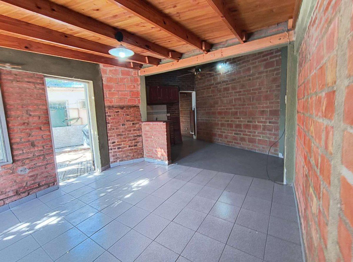 VENTA CASA DE DOS DORMITORIOS MAS DEPARTAMENTO NQN