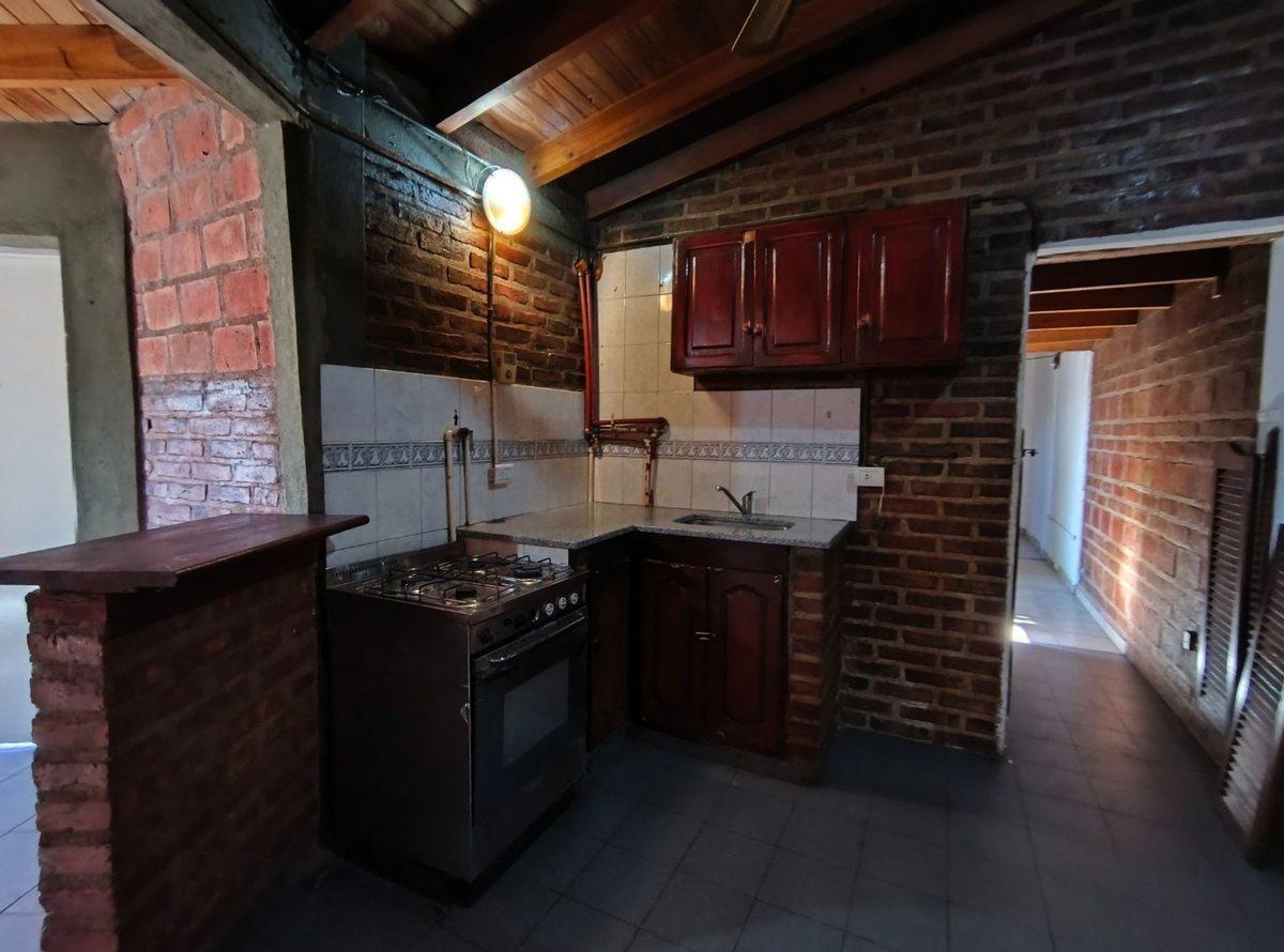 VENTA CASA DE DOS DORMITORIOS MAS DEPARTAMENTO NQN