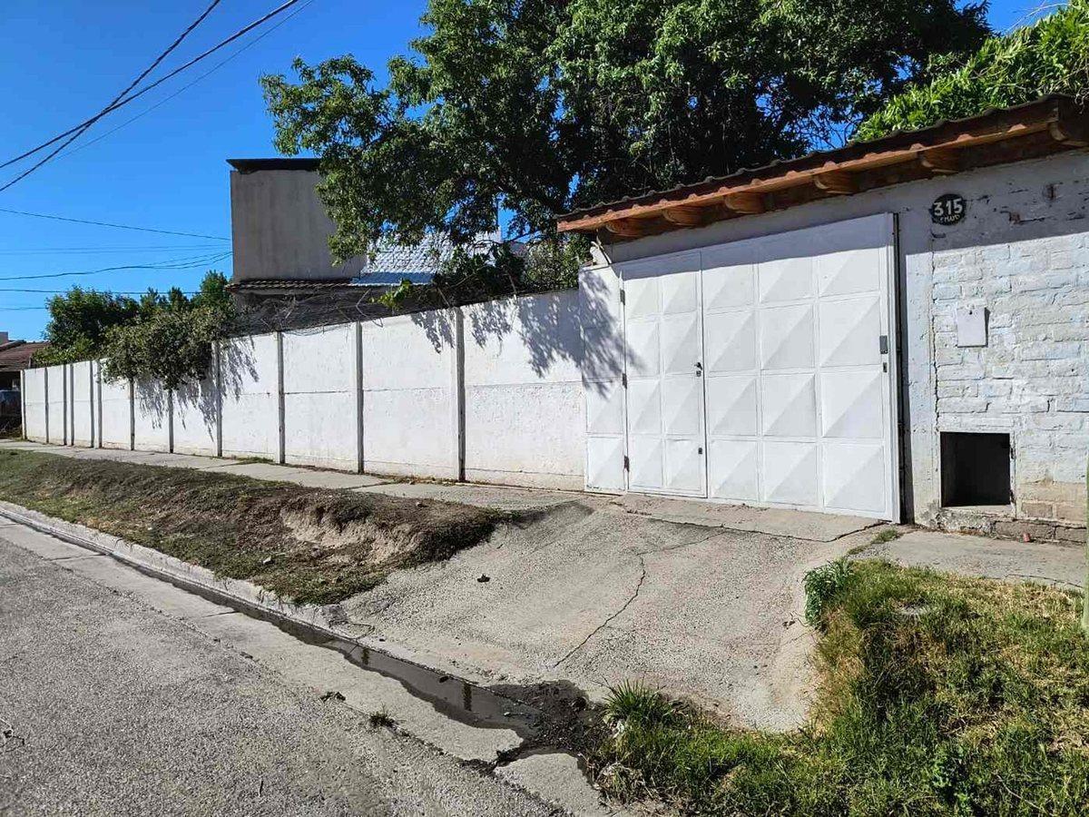 VENTA CASA DE DOS DORMITORIOS MAS DEPARTAMENTO NQN