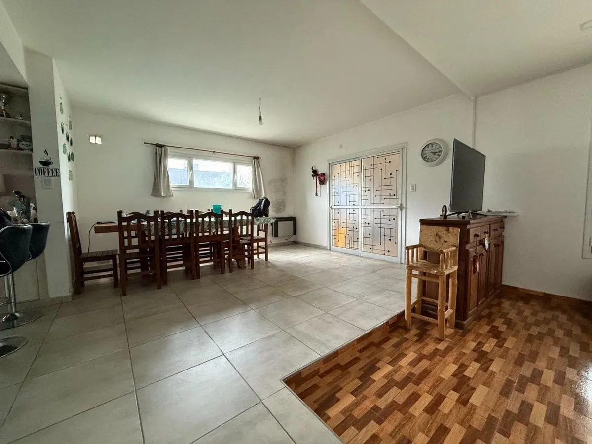 CASA EN VENTA DE 4 DOR. EN B° PRIVADO CINCO SOLES 5