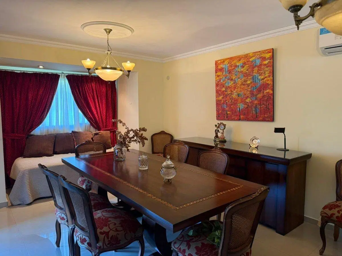 EN VENTA AMPLIA CASA  NIVEL GERENCIAL 3