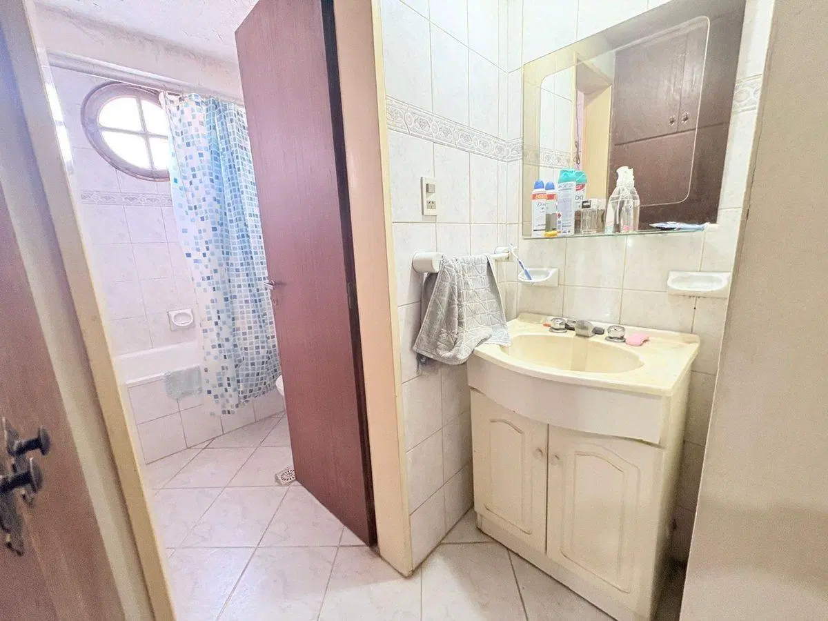 VENTA DUPLEX 3 DORMITORIOS - B° SANTA GENOVEVA 5