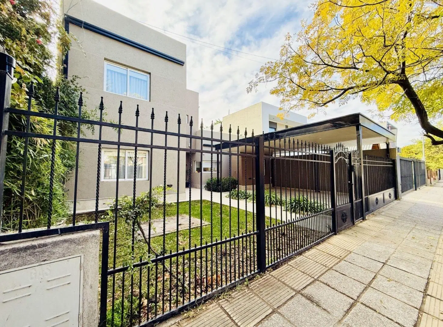 VENTA CASA 4 DORMITORIOS EN B° GAMMA - NEUQUEN 5