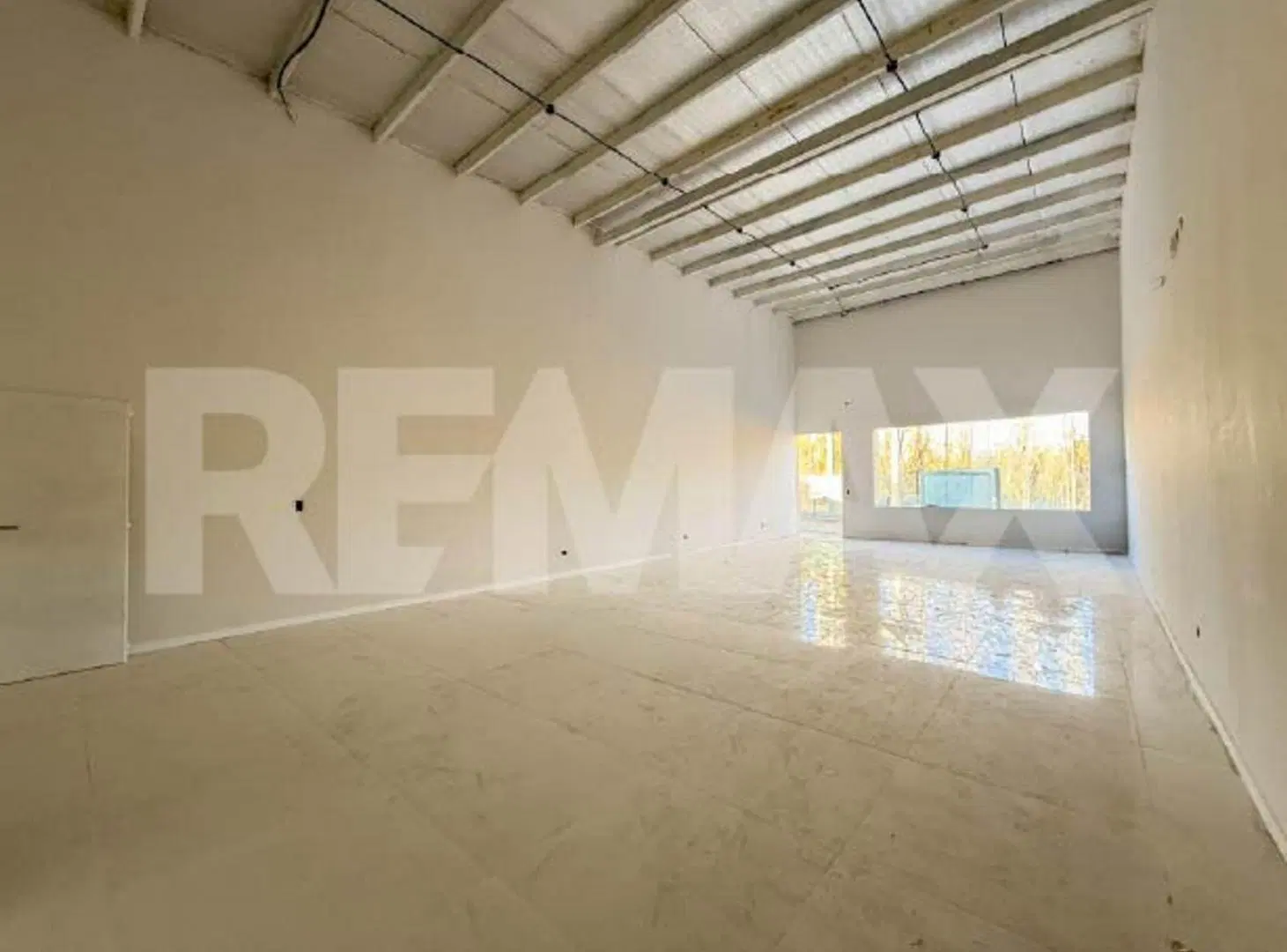 VENTA LOCALES COMERCIALES PASEO INTERCOUNTRY 5