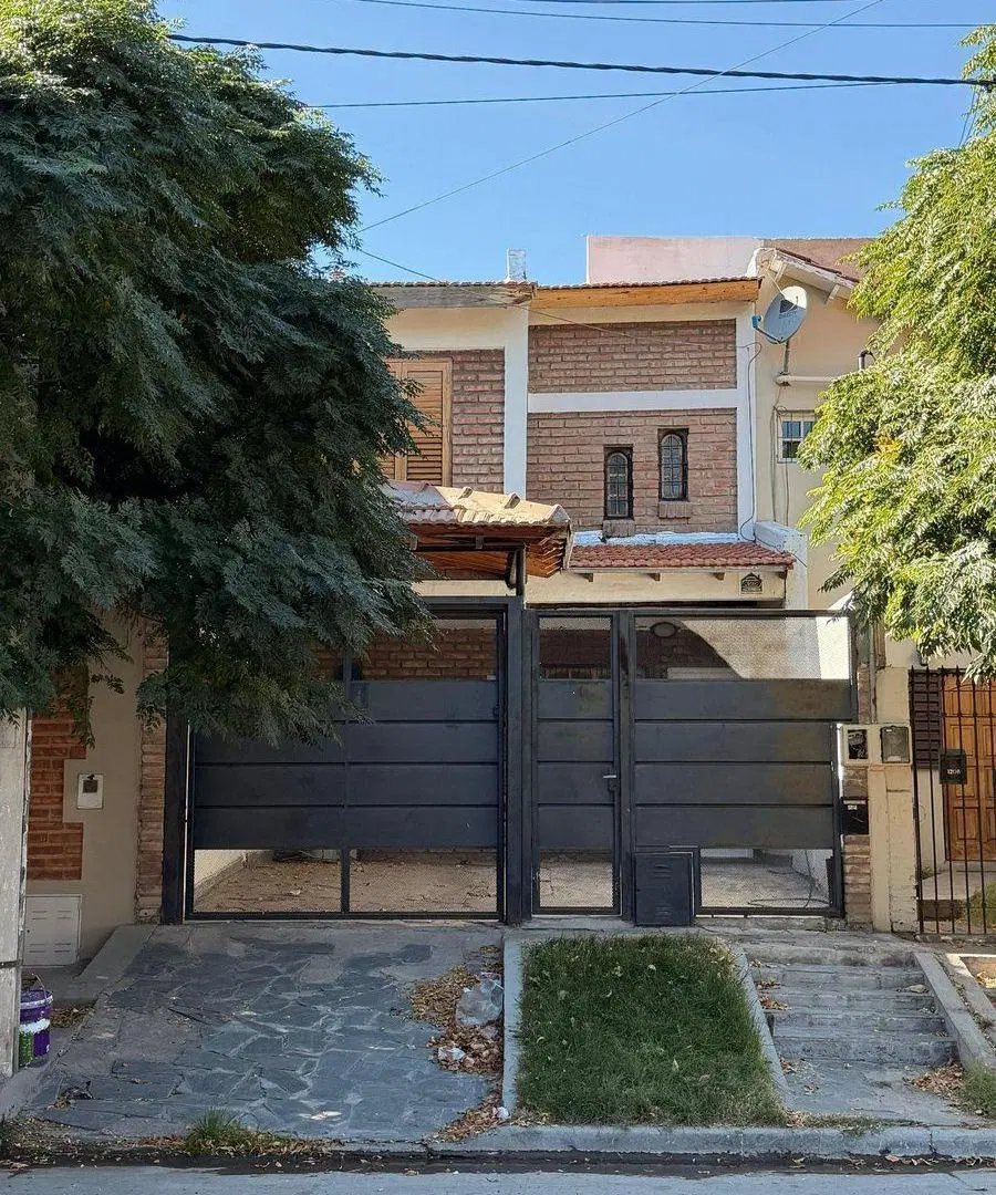 VENTA CASA 3 DORMITORIOS, LINARES AL 1200 4