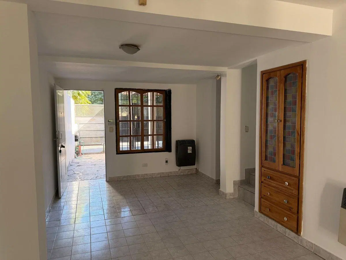 VENTA CASA 3 DORMITORIOS, LINARES AL 1200 5