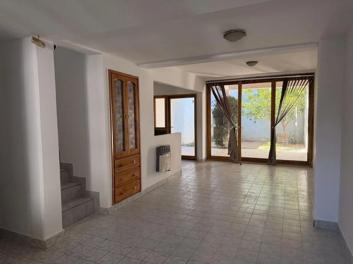 VENTA CASA 3 DORMITORIOS, LINARES AL 1200 3