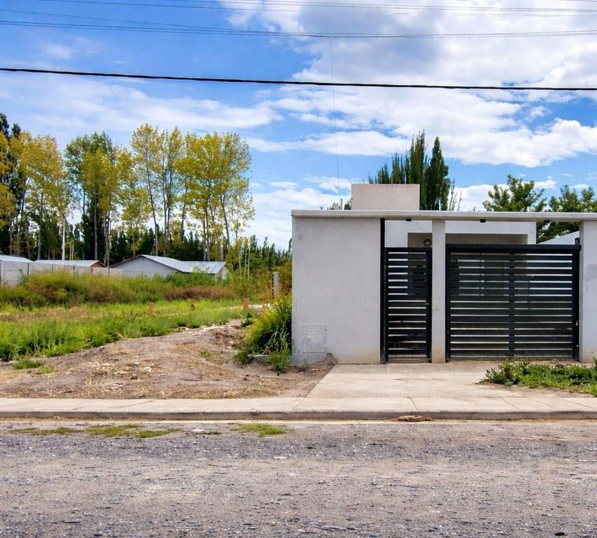 VENTA CASA DOS DORMITORIOS EN BARRIO RIO LIMAY