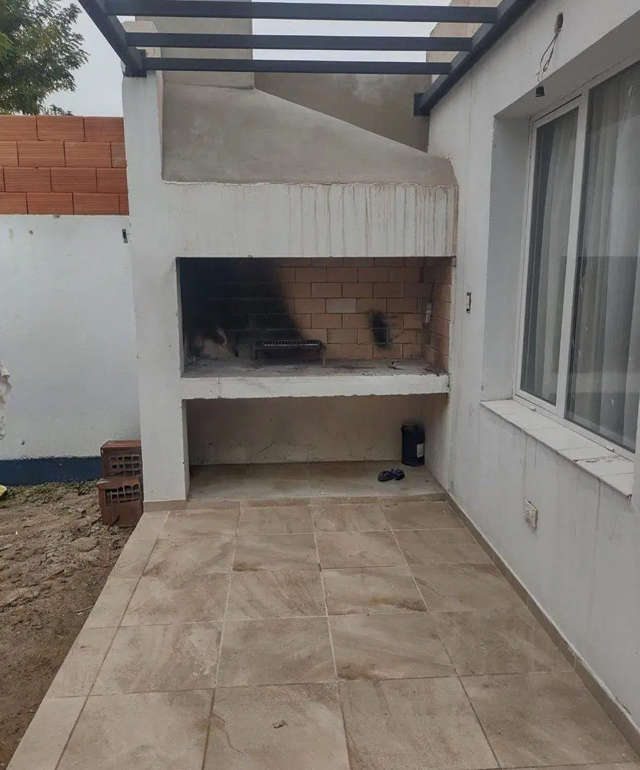 VENTA CASA DOS DORMITORIOS EN BARRIO RIO LIMAY 5
