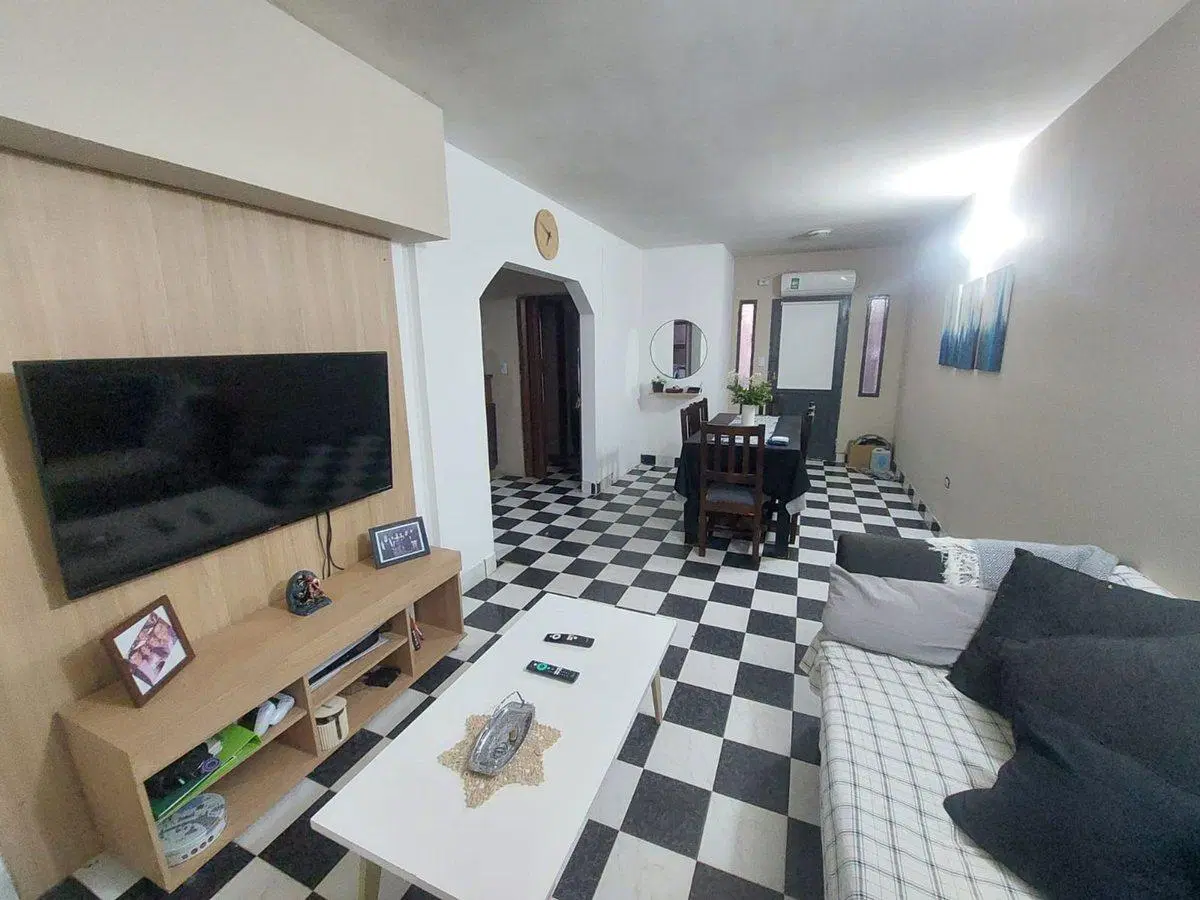 VENTA CASA + DPTOS A REFACCIONAR 5
