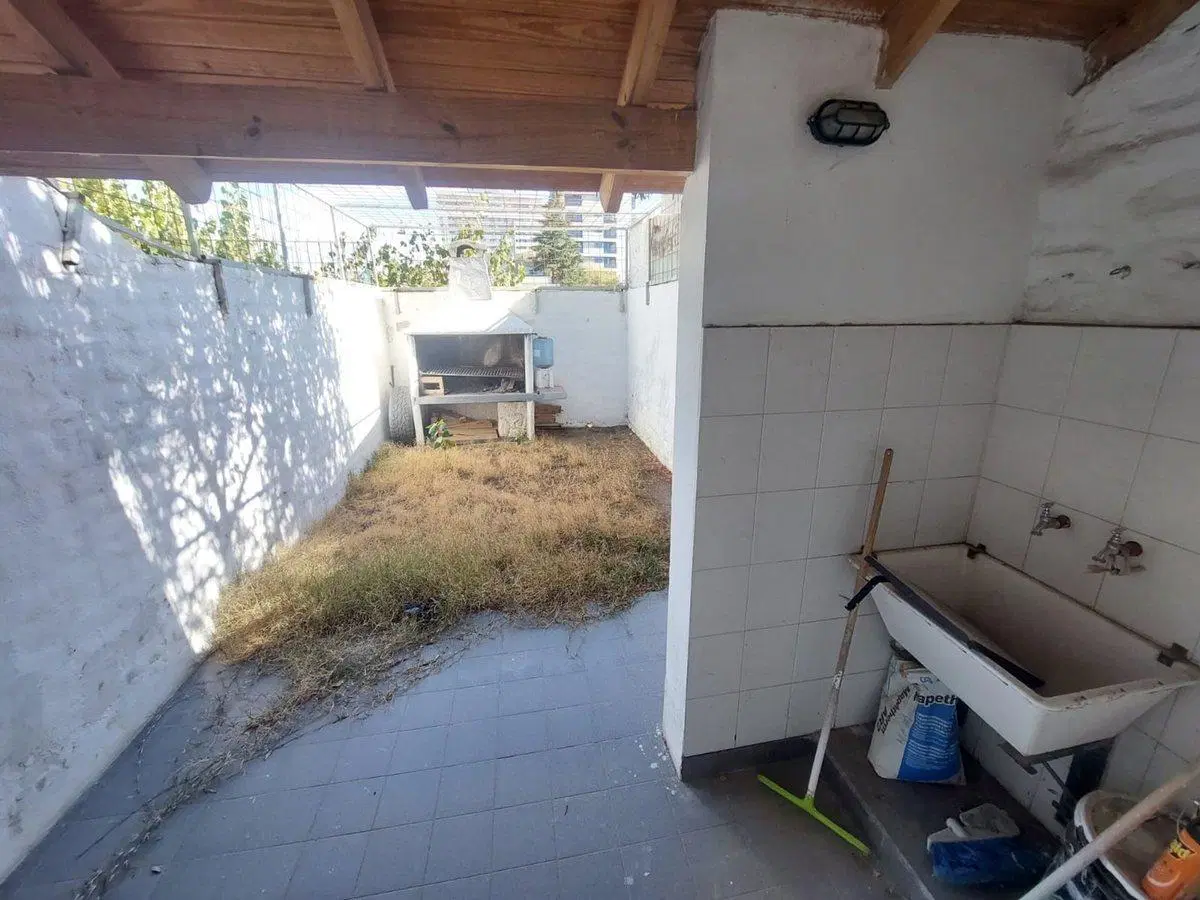 VENTA TRÍPLEX APTO CRÉDITO - B° SANTA GENOVEVA 5
