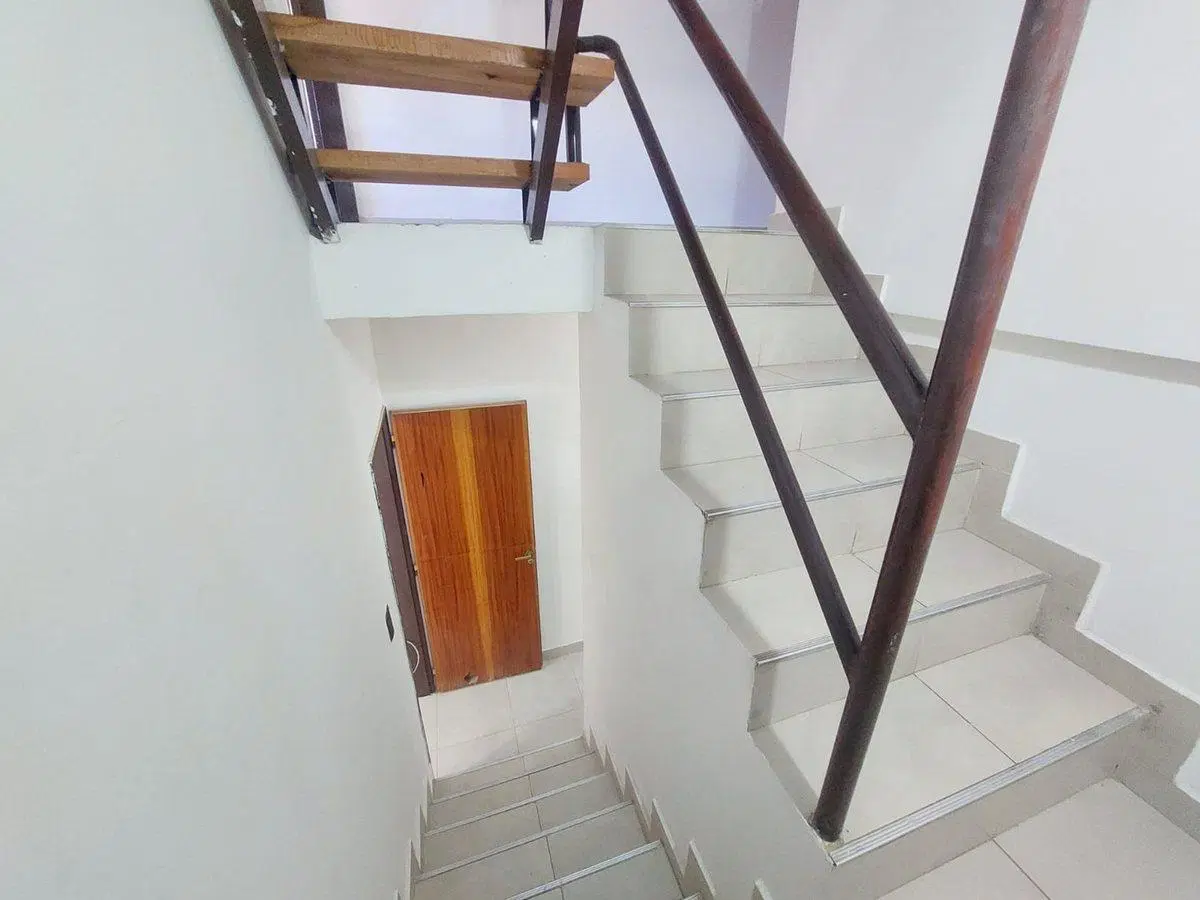 VENTA TRÍPLEX APTO CRÉDITO - B° SANTA GENOVEVA 4