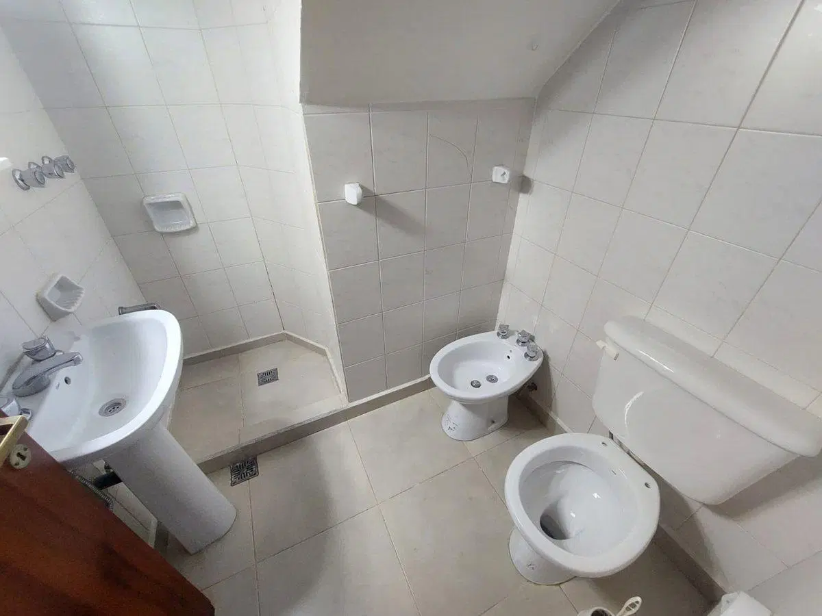 VENTA TRÍPLEX APTO CRÉDITO - B° SANTA GENOVEVA 5