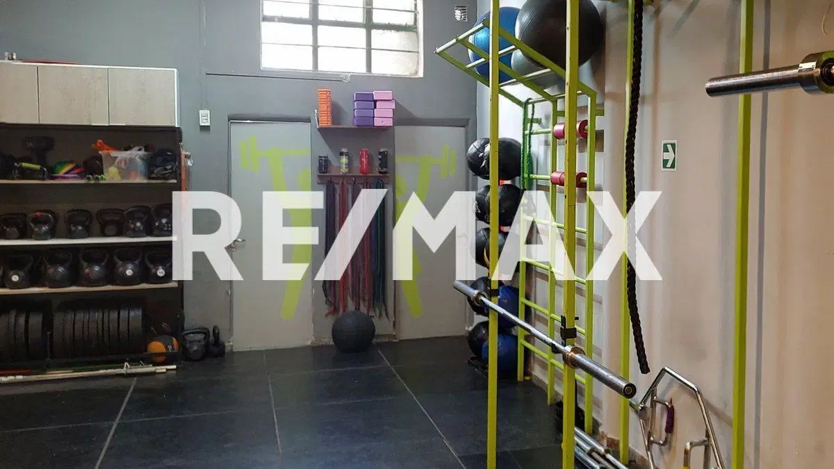LOCAL COMERCIAL + DEPTO + CASA EN VENTA EN NEUQUÉN 3