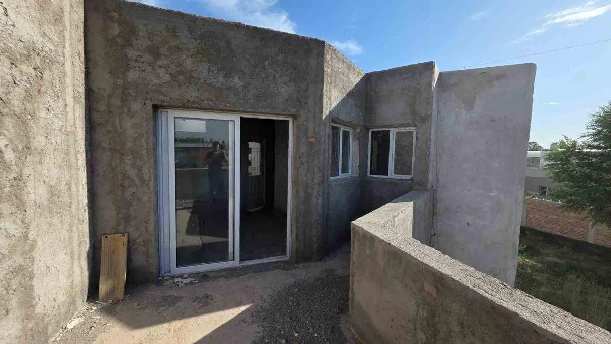 VENTA CASA EN CONSTRUCCIÓN, FERNANDEZ ORO 2