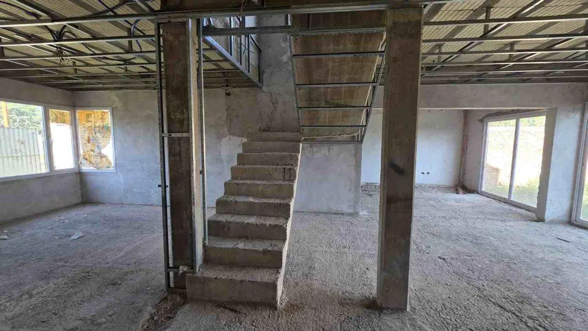 VENTA CASA EN CONSTRUCCIÓN, FERNANDEZ ORO 3