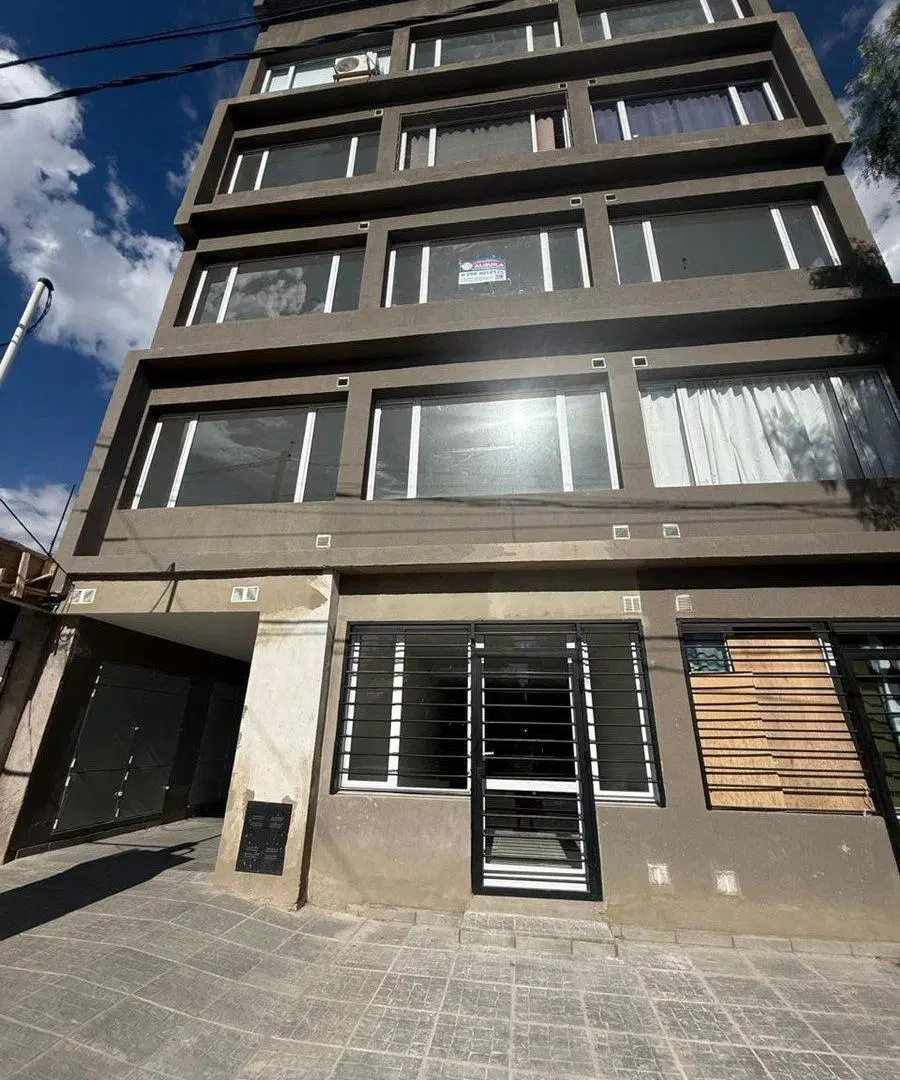 VENTA DE MONOAMBIENTE PLANTA BAJA 3