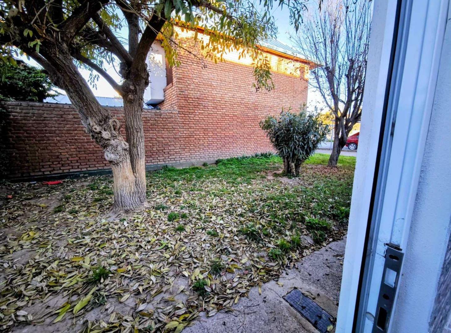 VENTA DUPLEX 3 DORM C/ COCHERA SAN MARTIN 2280 NQN