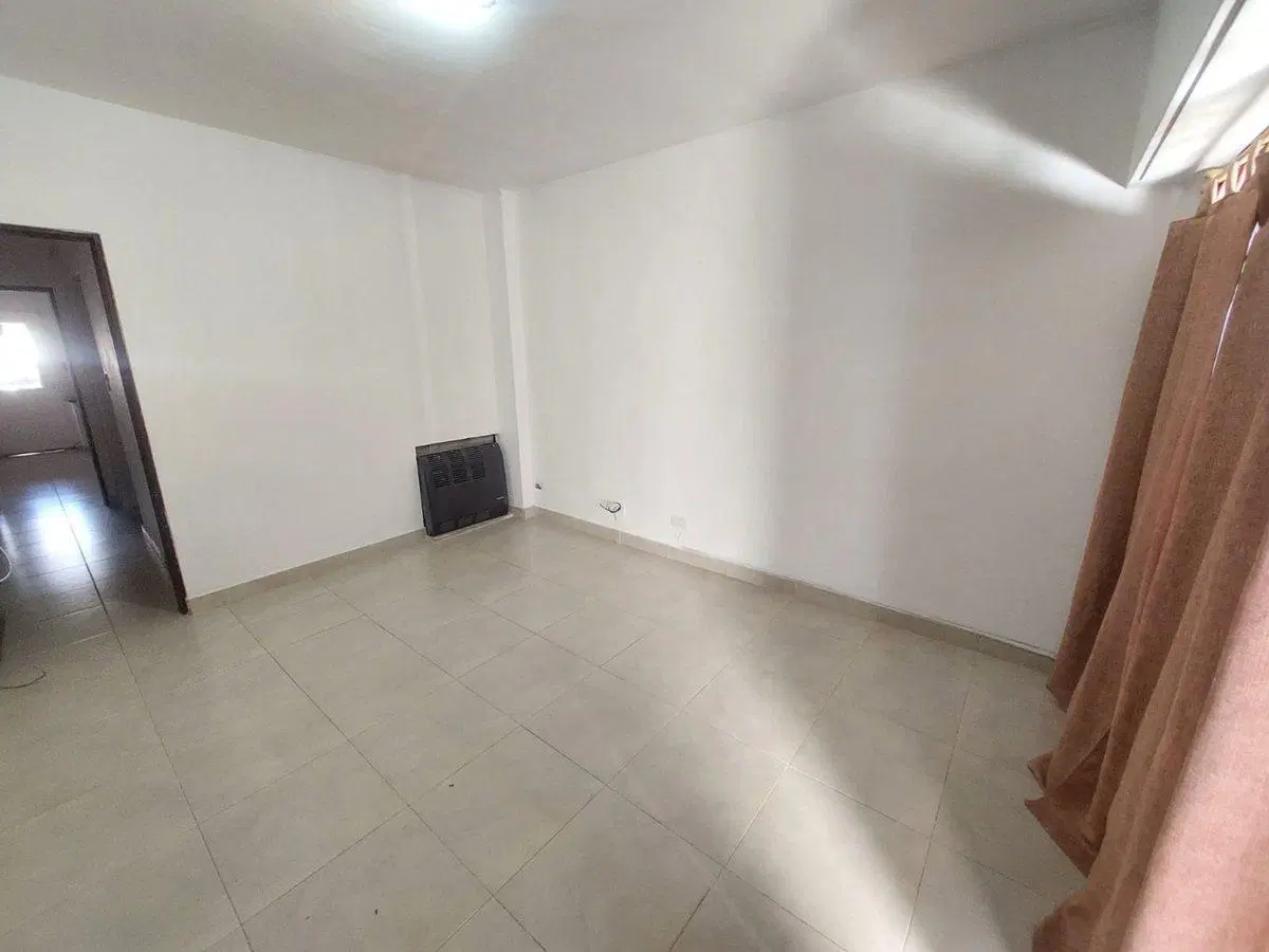 ALQUILER TRÍPLEX B° SANTA GENOVEVA 2