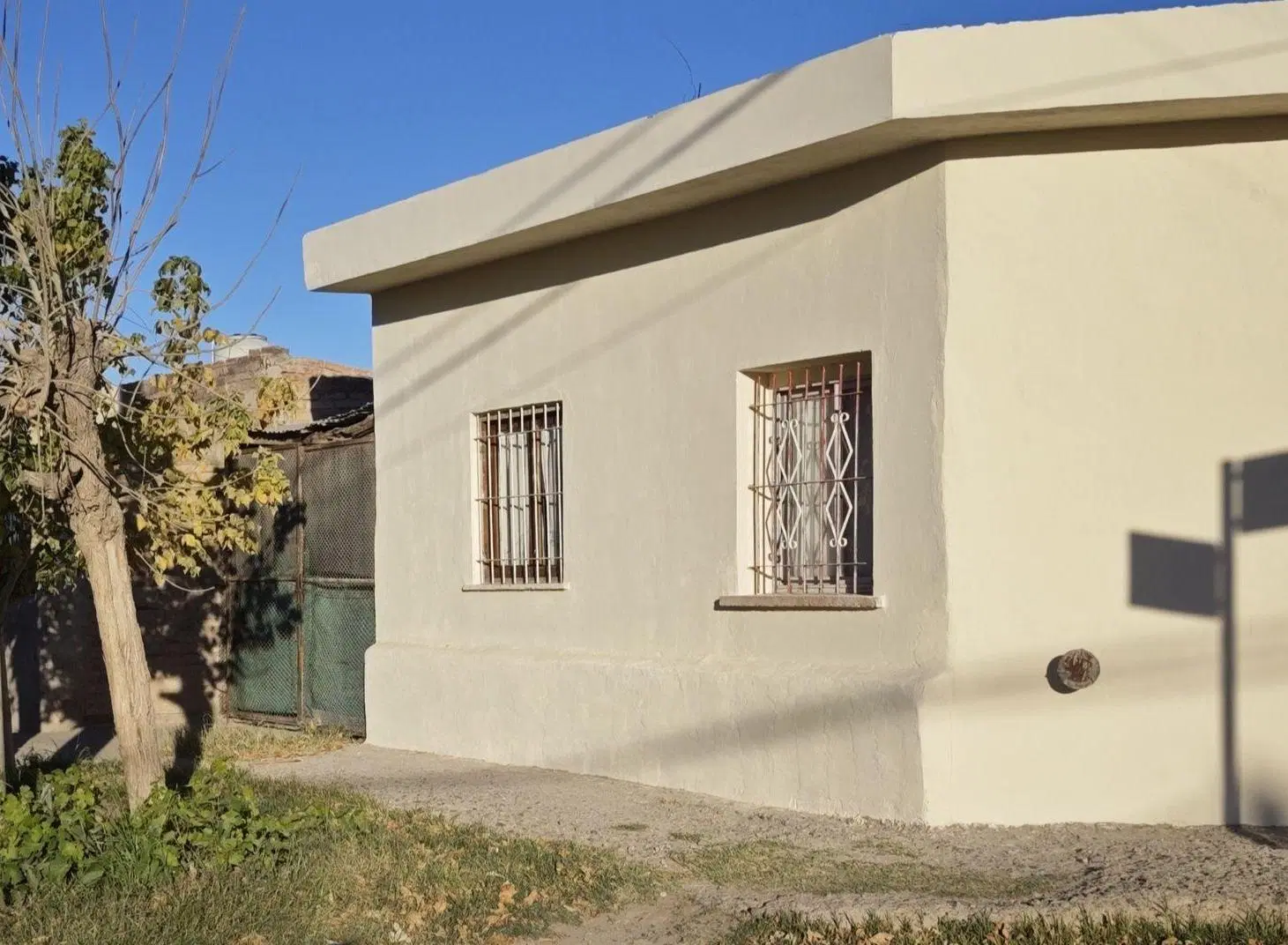 CASA EN PB EN ESQUINA - SATURNINO TORRES Y COLIHUE 4