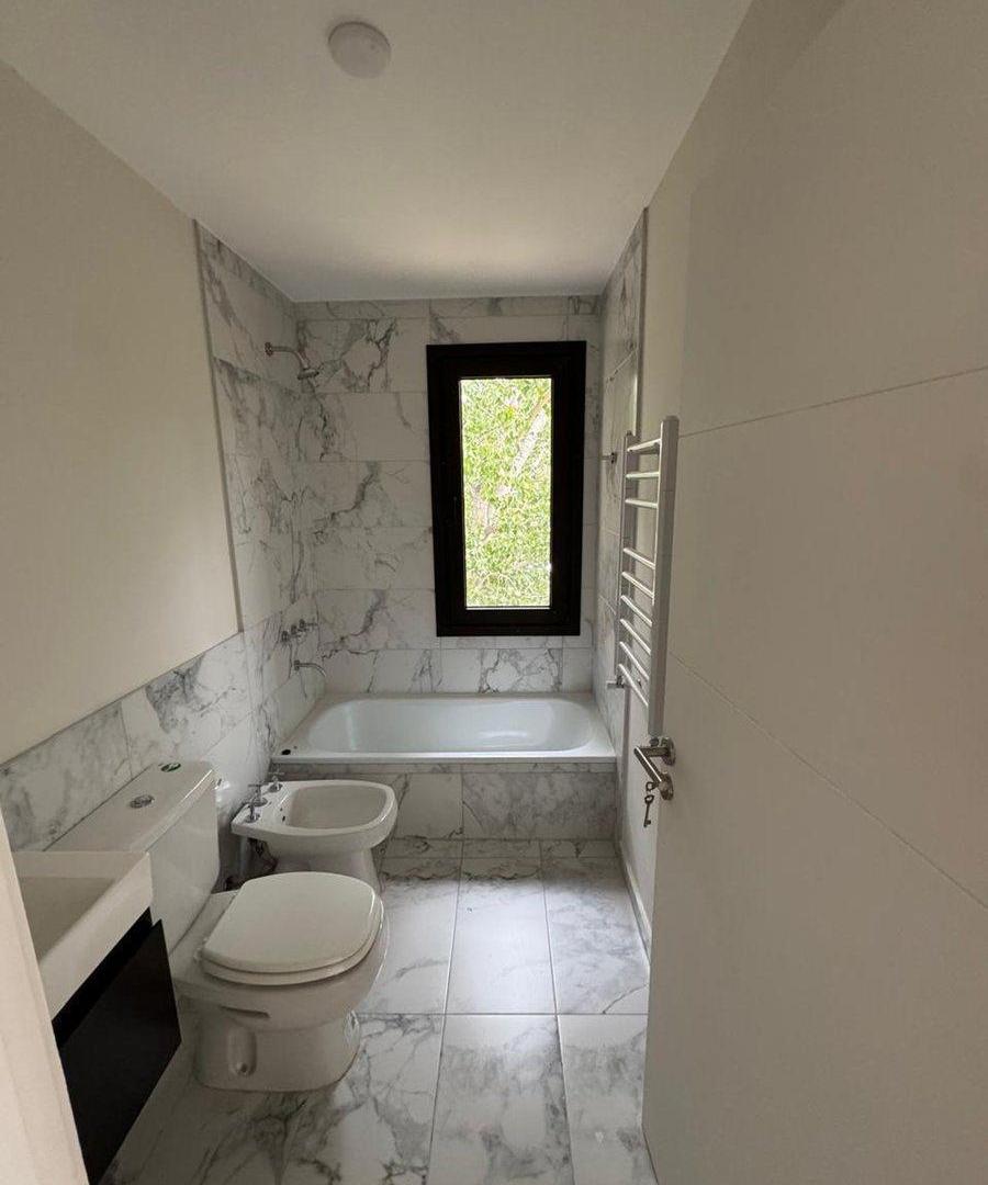 Foto de VENTA DEPARTAMENTO 2 DORM CON BALCON, B° CANALES, imagen 3