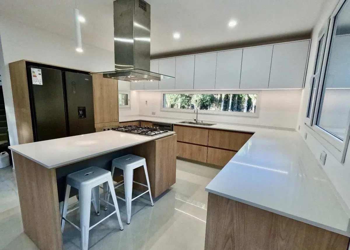 Venta Casa 4 dormitorios en barrio privado 5
