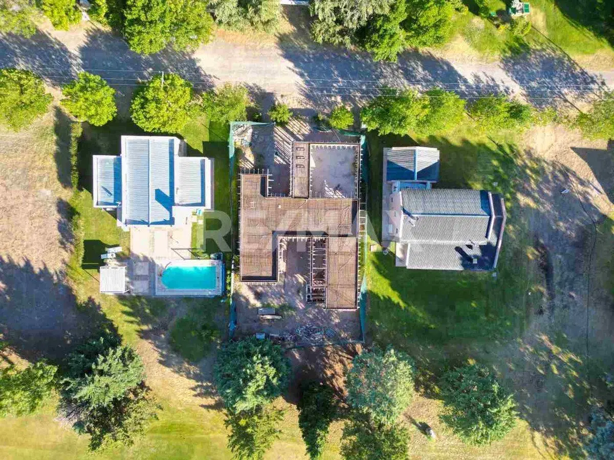 VENTA TERRENO CON AVANCE DE OBRA ARROYITO 2