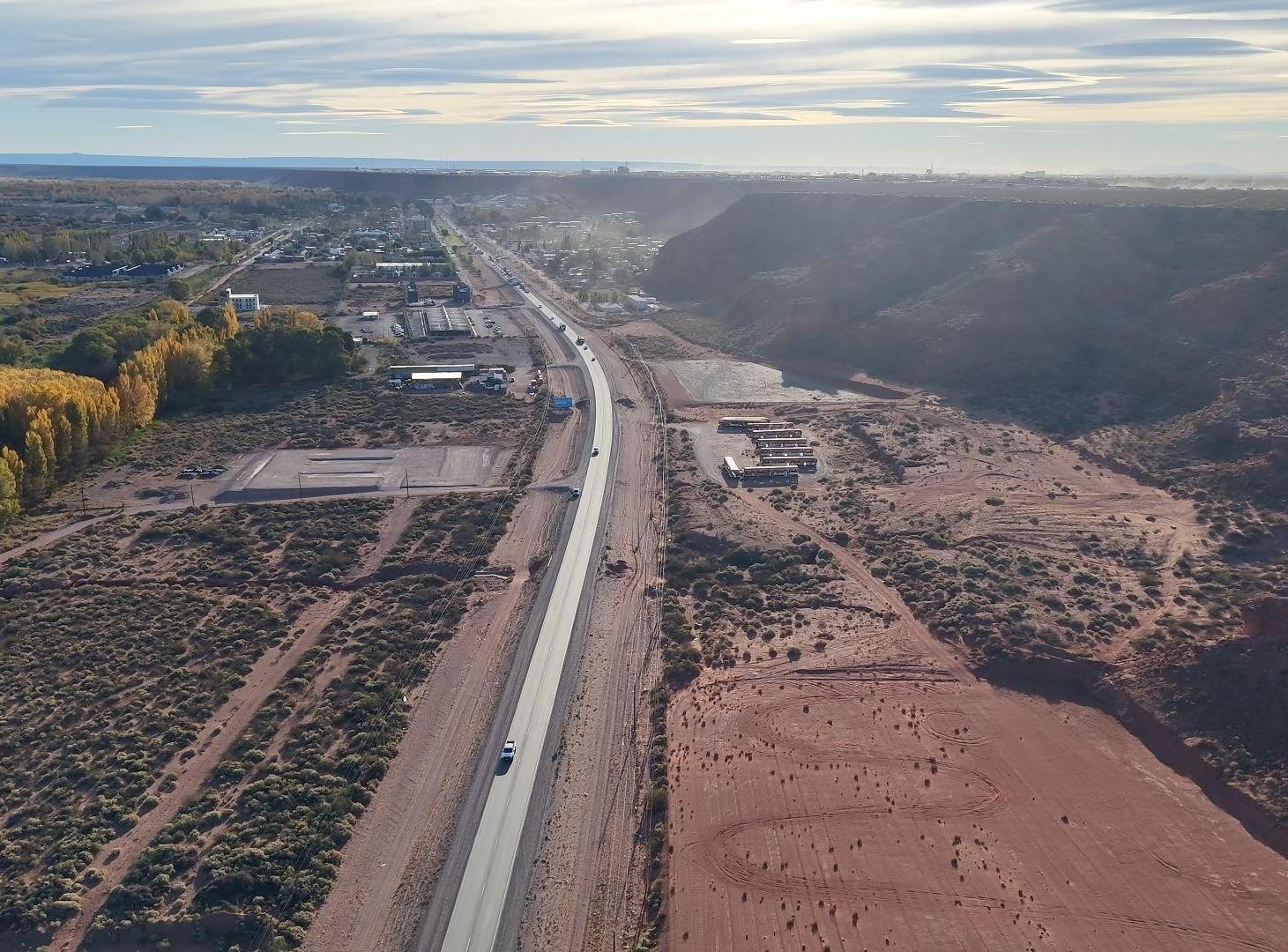 VENTA MACROLOTE 1 HA CON FRENTE DE RUTA 7 AÑELO