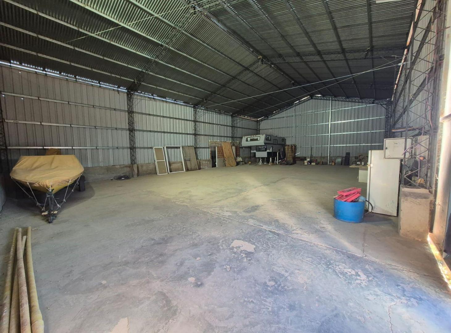 ALQUILER BASE INDUSTRIAL RINCON DE LOS SAUSES