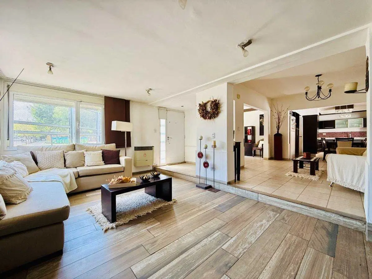 VENTA CASA 3 DORMITORIOS CENTRO NEUQUEN 4