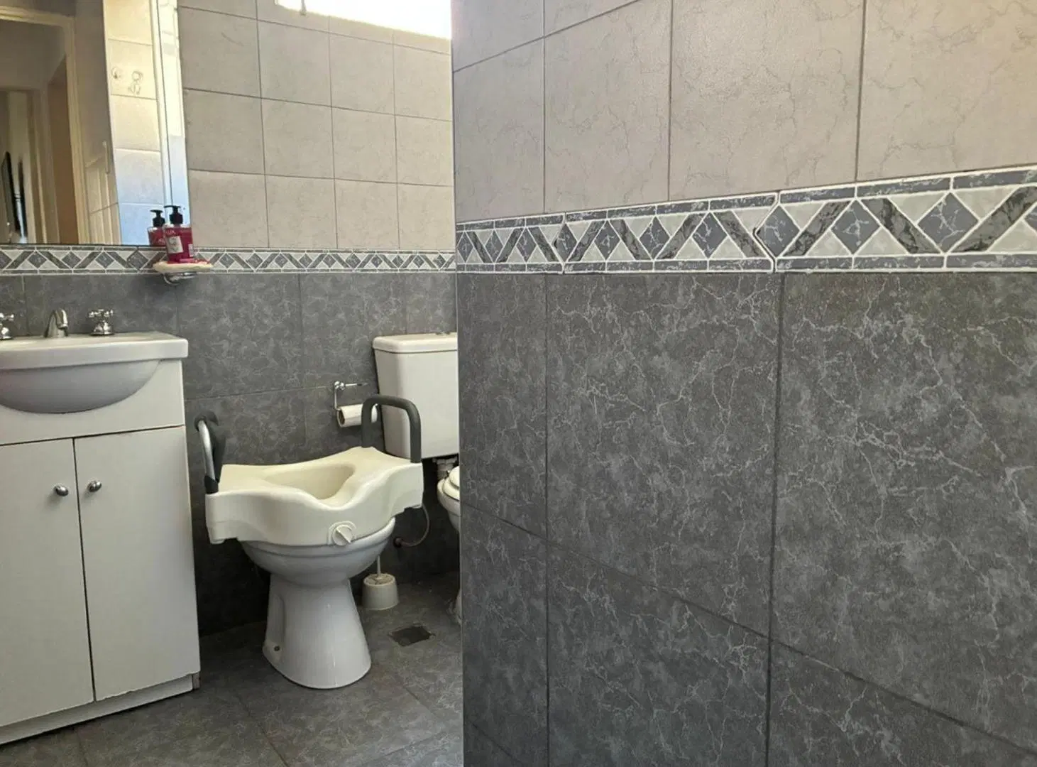 DEPARTAMENTO 2 DORM EN PB AV. ARGENTINA 775 8