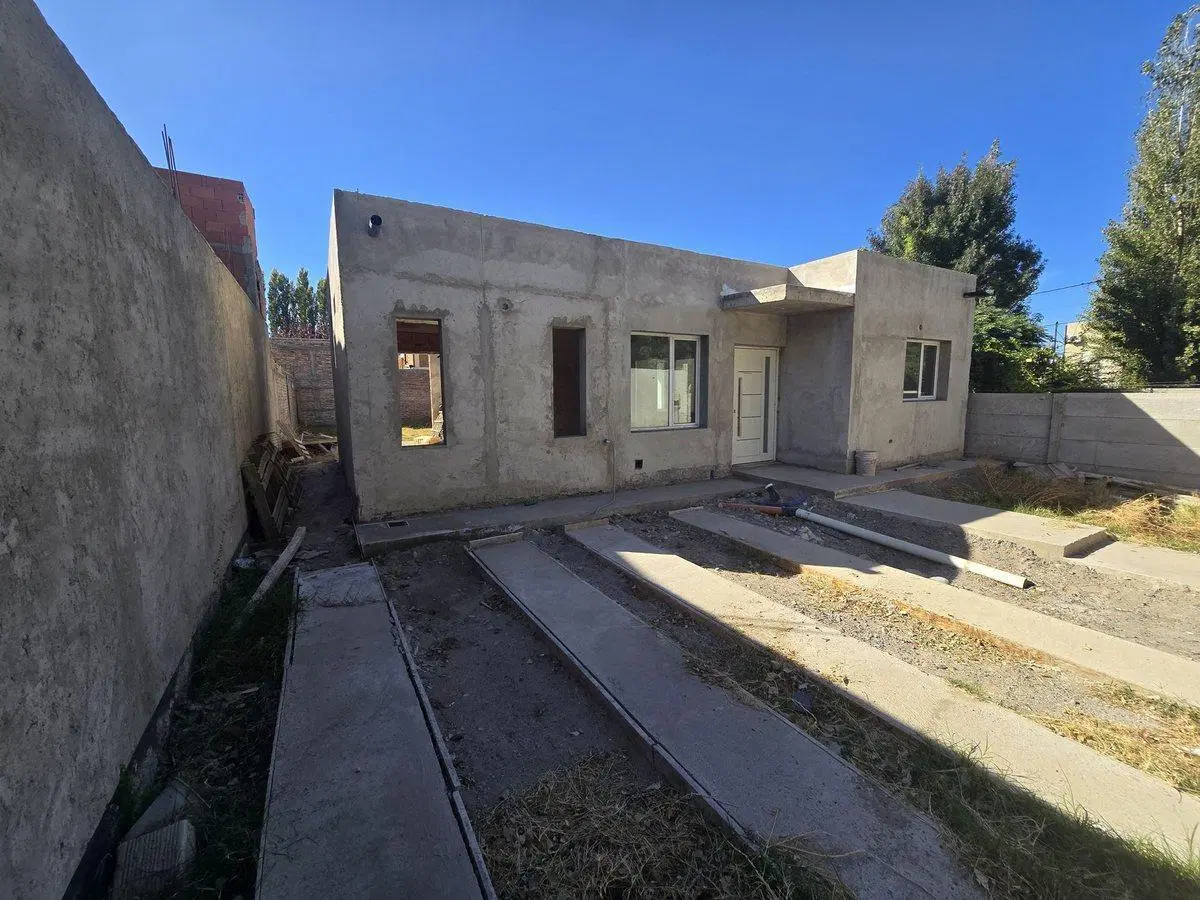 VENTA CASA EN COSTRUCCION BARRIO ECOR 1 PLOTTIER 2