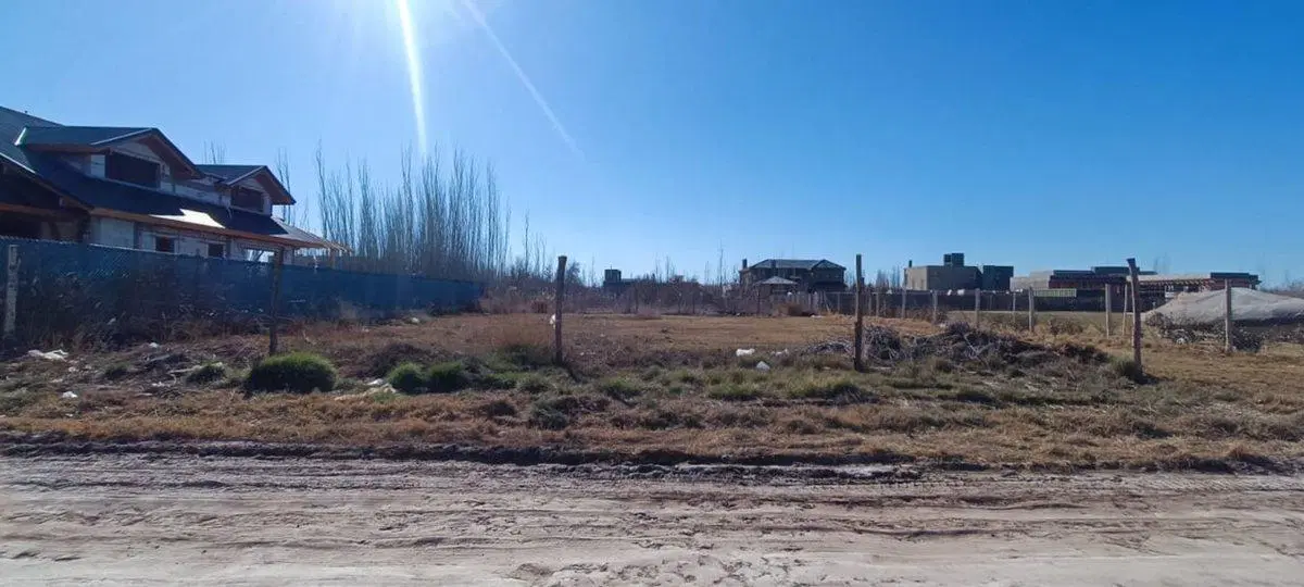 VENTA  LOTE CON GAS, B° EL VERGEL 6