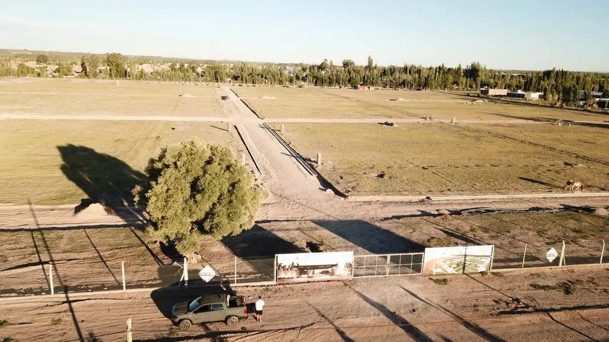 VENTA LOTE 800 M2 - BARRIO LA PAUSA - CIPOLLETTI 3