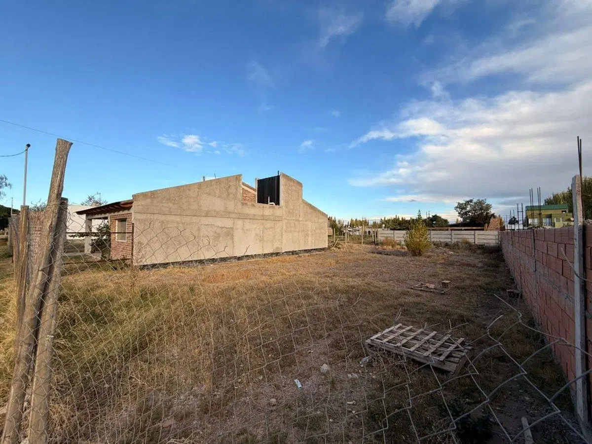LOTE DE 360m2 BARRIO CAMINOS DEL SOL, PLOTTIER 4