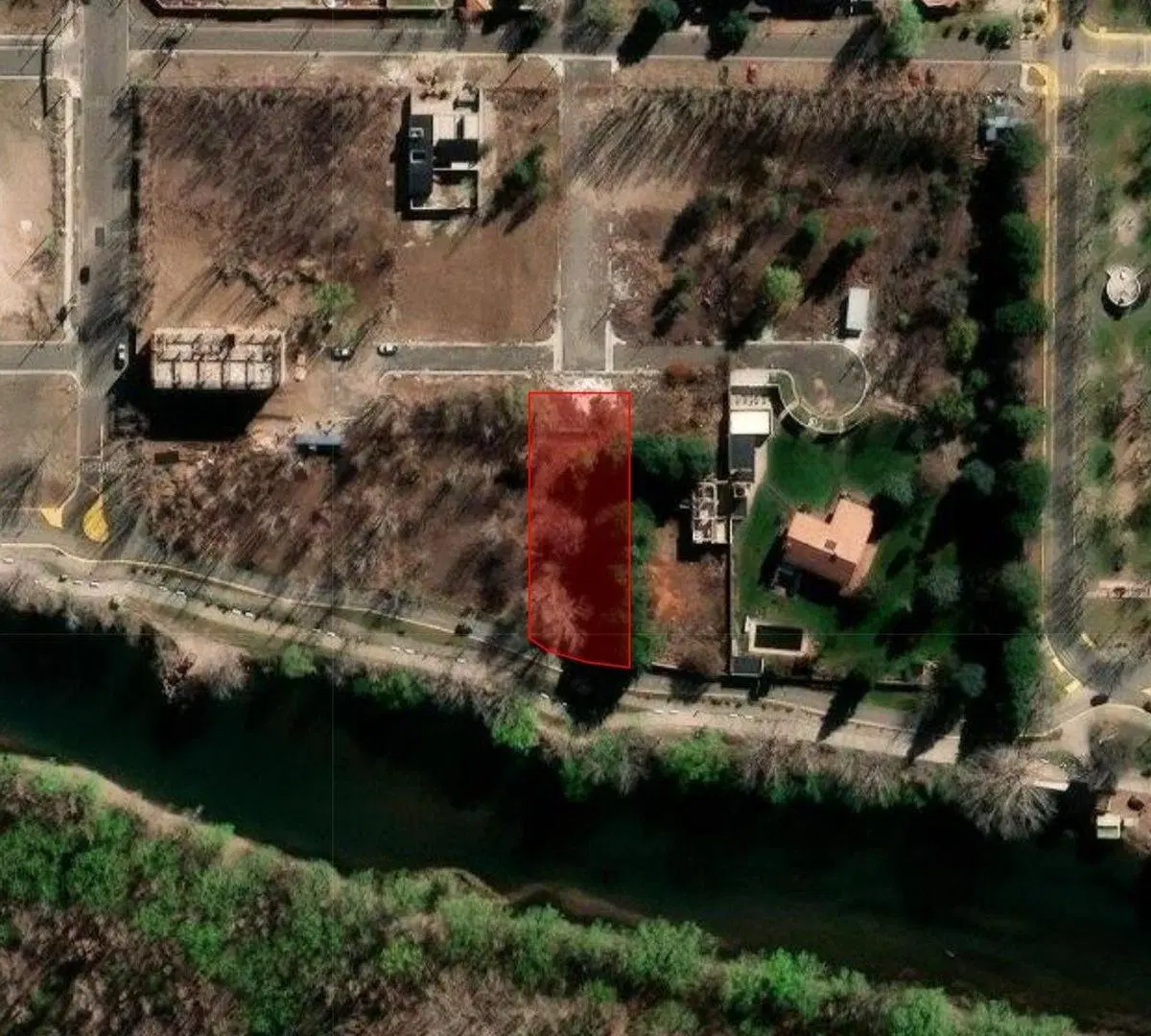 LOTE EN VENTA PASEO COSTERA, VISTA A RIO LIMAY 3