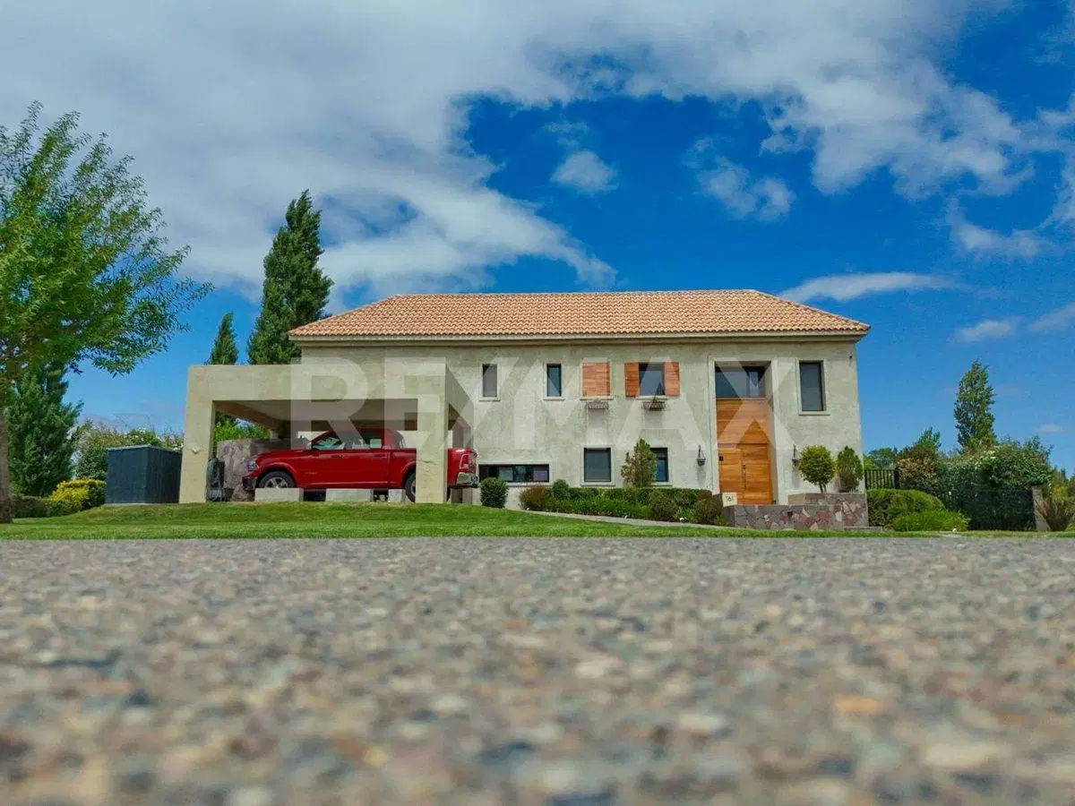 VENTA CASA 4 DORMITORIOS - B° PRIVADO COSTA NOGAL 4