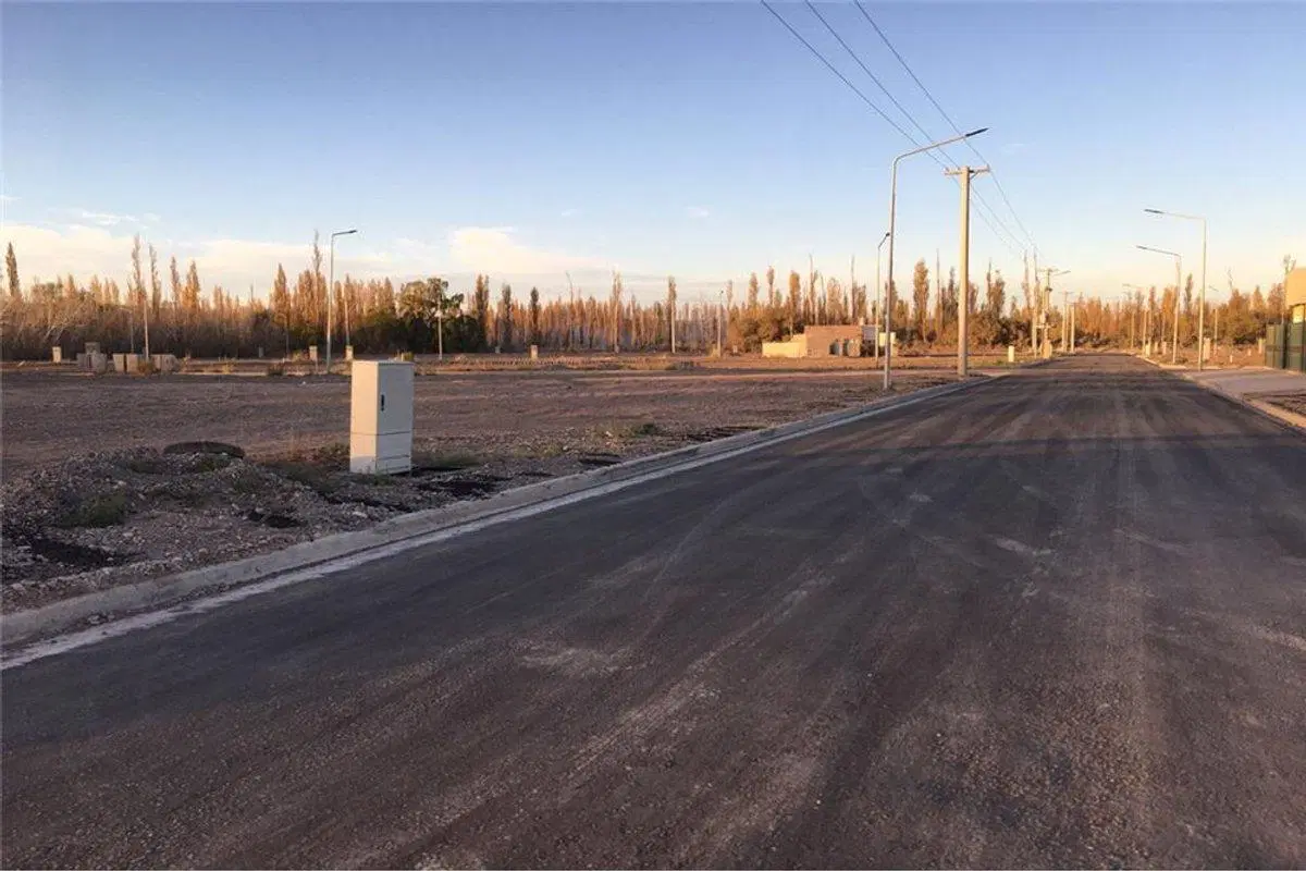 VENTA LOTES 300m2 EN LOTEO CONFLUENCIA 3